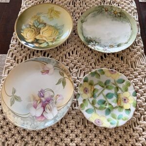 Set Vintage dessert plates +saucer